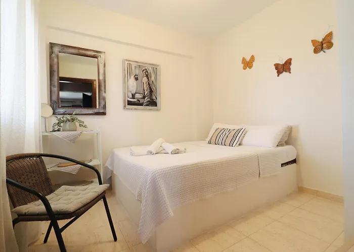 With View Κρυοπηγή